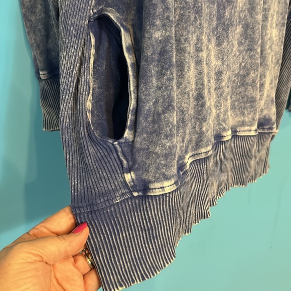 Zenana Acid Wash Blue Sweatshirt Pullover with Pockets size XL - Picture 5 of 7